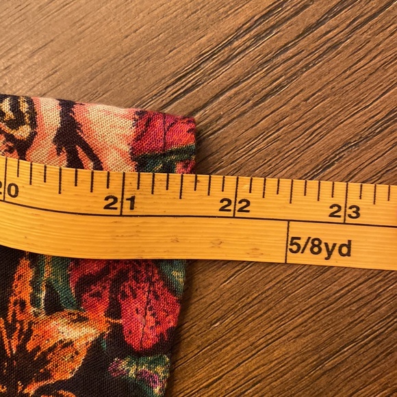 The Buckle bought Billabong floral kimono. - Picture 7 of 9